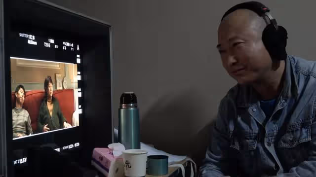 不愧是喜劇女王,生了娃後更猛,直衝百億票房