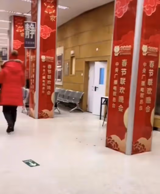 央視春晚後台年味足!理髮室小賣部一應俱全,手機需放盒單獨存放