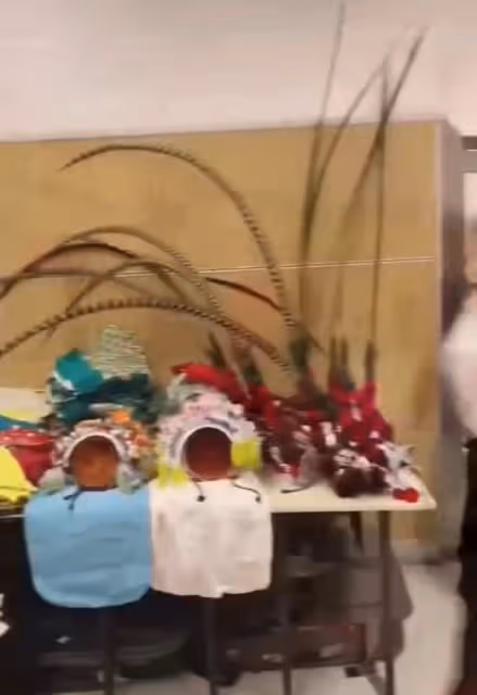 央視春晚後台年味足!理髮室小賣部一應俱全,手機需放盒單獨存放