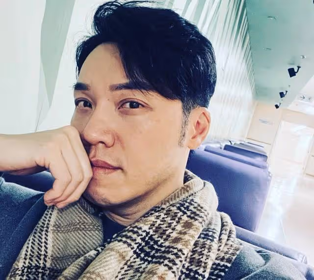 突傳死訊!香港著名男星宣布母親離世,與丈夫結婚6年感情穩定