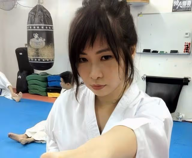 香港著名女星疑患重病,入院進行保守手術,與丈夫結了兩次婚