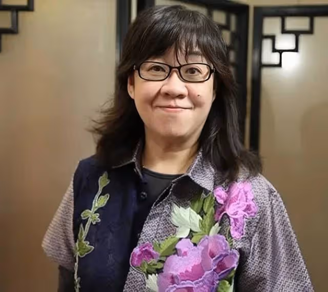 香港著名女星時隔10年宣布復出,顏值在線保養得宜,已成兩孩之母