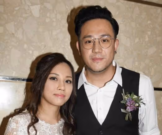香港著名男星被曝與粉絲妻子離婚，結束兩年婚姻，因醜聞被封殺