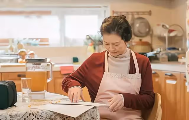 小姑子來家一趟,我花5千買的外套不見了,找到後,7年婚姻結束