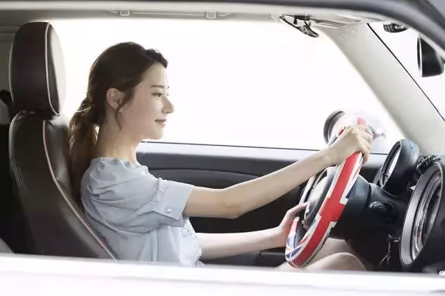 大姑姐來不是借錢就是借車,我藏好錄音筆假裝加班,播放,傻了