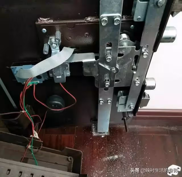 為幫兒子還債,老人將兩套房屋出租,無處可居時撬鎖搬進女兒家