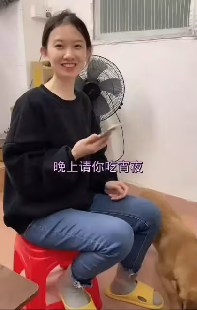女子月薪漲到5000,開心地請男友吃夜宵,網友:月薪3萬都不開心
