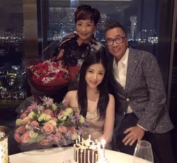 香港名媛陳可欣出軌閨蜜男友 愛老公的顏也愛他人的錢