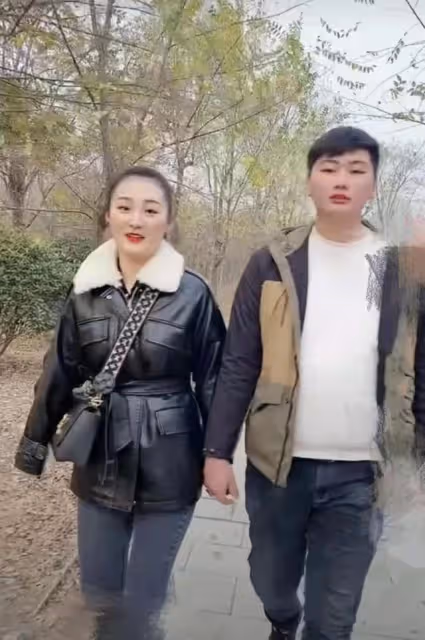 陳亞男公開道歉後，大衣哥懶理風波忙會客，要求兒媳半年不直播
