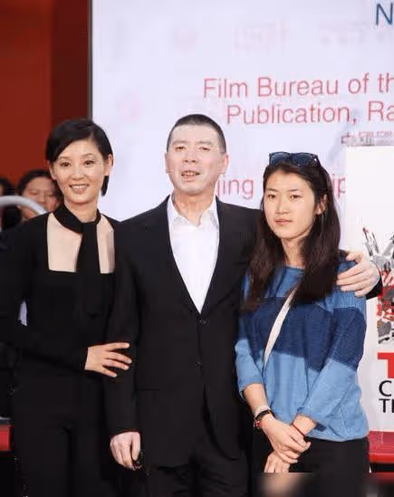 馮小剛坦言自己有三大憾事:一是愧疚徐帆,二是捧紅了王寶強!