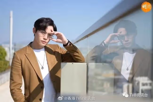 演變態畫家連羅蘭都被嚇驚!TVB新晉小生不認同被天堂鳥耽誤