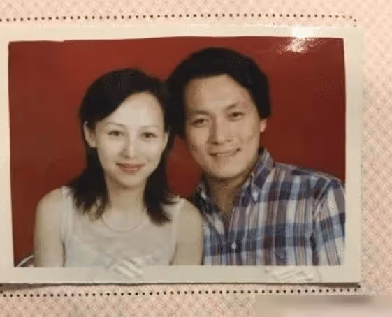 19歲與導演私奔,地下室內生下3胎,丈夫用7部劇將其捧紅!