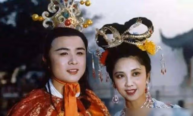 被譽「中國第一美女」,和丈夫丁克15年不要孩子,68歲長這樣