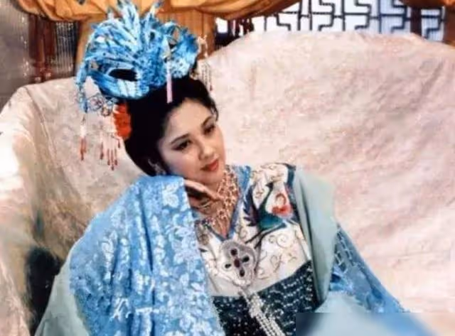 被譽「中國第一美女」,和丈夫丁克15年不要孩子,68歲長這樣