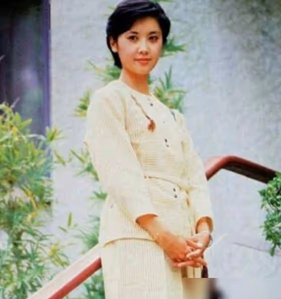 被譽「中國第一美女」,和丈夫丁克15年不要孩子,68歲長這樣