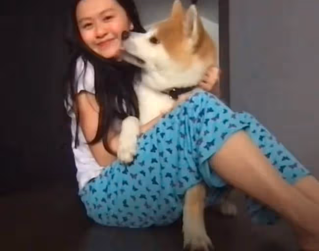 邱淑貞18歲二女兒罕露面,顏值大幅提升,氣質出眾不輸姐姐沈月