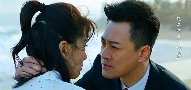 人到中年的男女演員還在拍熱吻戲,李小冉鍾漢良是其中的中年代表