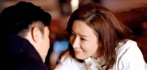 人到中年的男女演員還在拍熱吻戲,李小冉鍾漢良是其中的中年代表