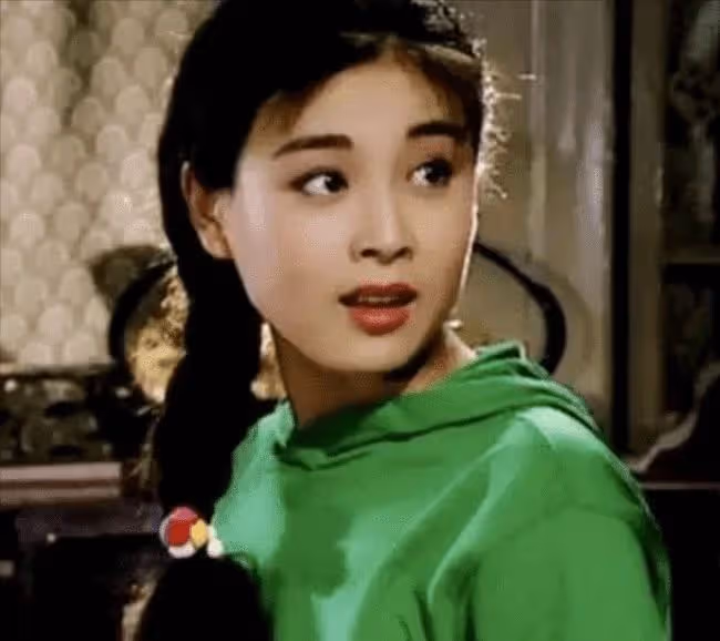 那夜，趙明明剛生下女兒不久，老公英寧告訴她：咱們離婚吧，我愛上了別