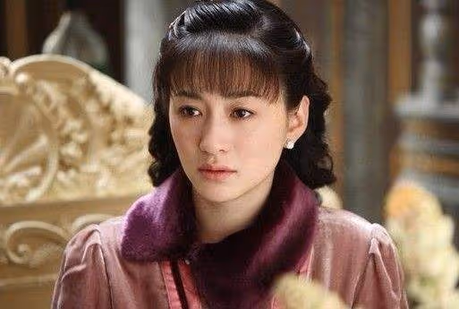李小冉當年有多美?皮膚白到發光堪稱合照殺手,連周迅陳數都羨慕