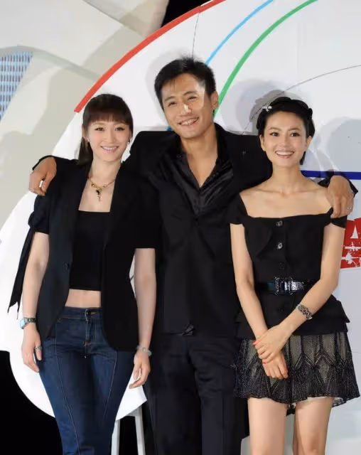 李小冉當年有多美?皮膚白到發光堪稱合照殺手,連周迅陳數都羨慕