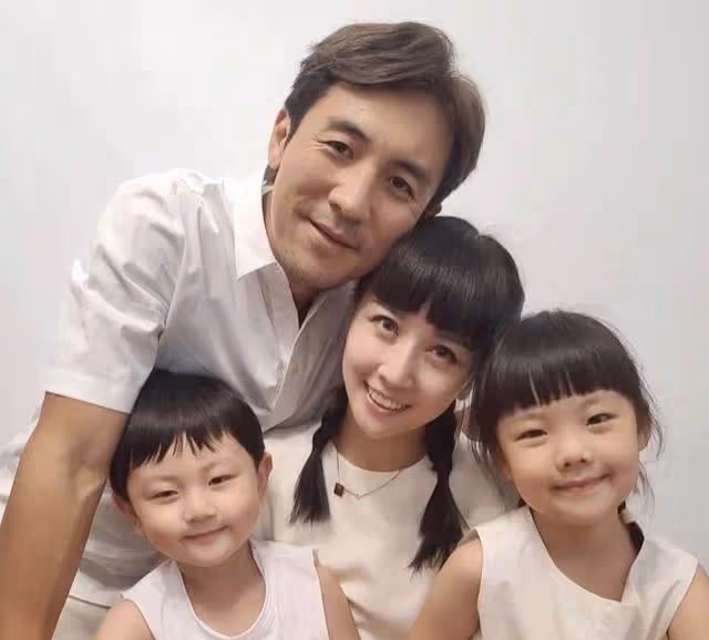 TVB新晉視帝受邀到內地拍劇，薪酬高達600萬，努力為子女賺學費