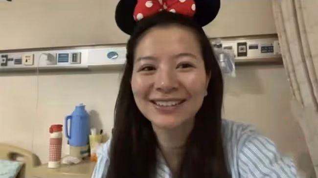 31歲美女網紅不幸患癌,術後躺病床笑容樂觀,父親同月剛確診腸癌