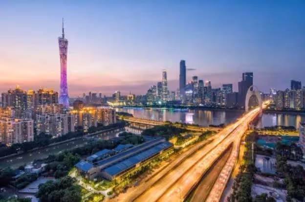 霍英東家族崩了,為1元錢股權撕破臉告上法庭,郭晶晶被逼上熱搜