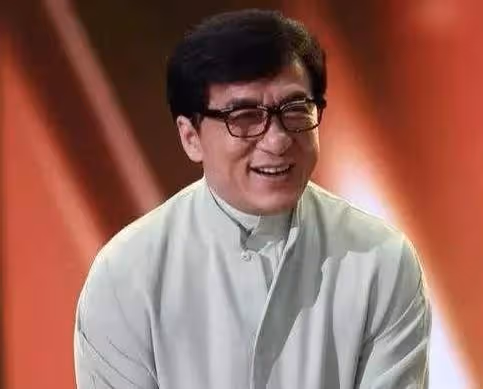 成龍，臧天朔威脅成龍交保護費，如今他怎麼樣了？