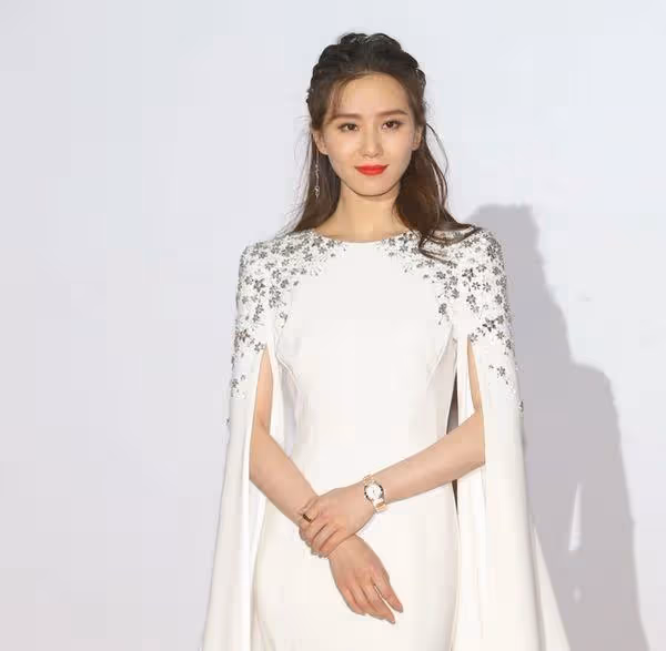娛樂圈女明星「內卷」到底有多嚴重?女明星體重敢過100斤嗎?