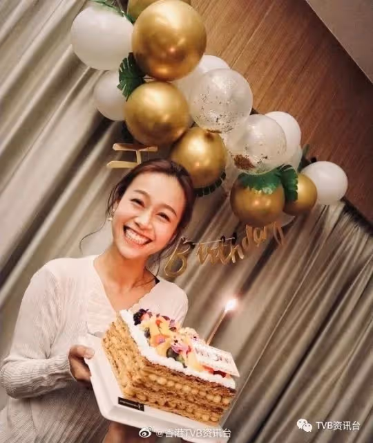 最新圖片︱黃心穎生日真身蒲頭 清減唔少終於識笑