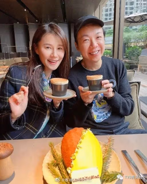 松身裙加大手袋遮肚!TVB當紅花旦被傳已懷孕