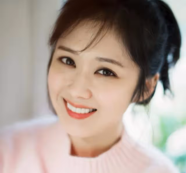 成名前她自爆一年被潛規則上百次,連在廁所也未能倖免