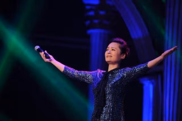 毛阿敏「騙」了我們33年,「搶」別人的榮耀,「毀」掉一代歌后