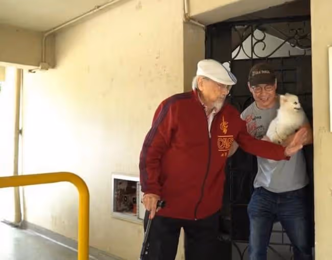 97歲樂壇教父中風!一生未婚無兒女,所幸乾兒子及時發現送醫搶救