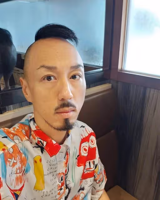 TVB男星拒到內地直播吸金,窮到不知咋過年,還喊話粉絲請他吃飯