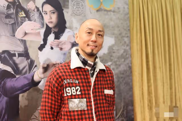 TVB男星拒到內地直播吸金,窮到不知咋過年,還喊話粉絲請他吃飯