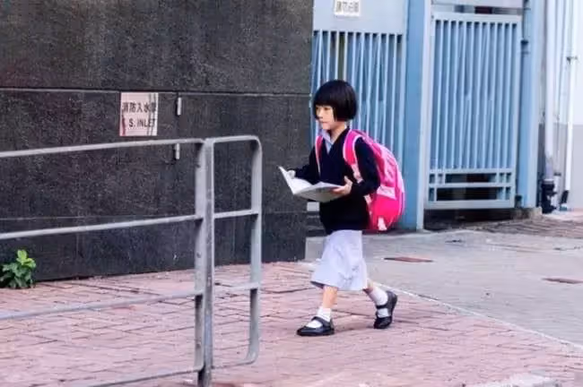 7歲貧女「以字換麵5年」不忘麵攤老闆恩情 25年後相逢「把老翁當爹疼」淚崩:換我護您餘生