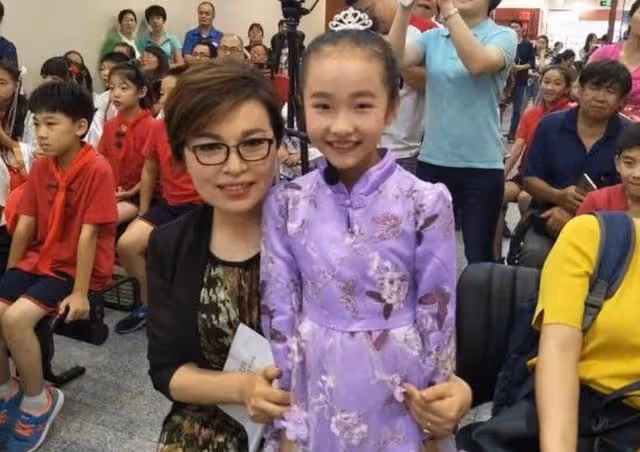 央視主播李瑞英:兒子受傷我含淚堅守崗位,風光背後是淚水和心酸