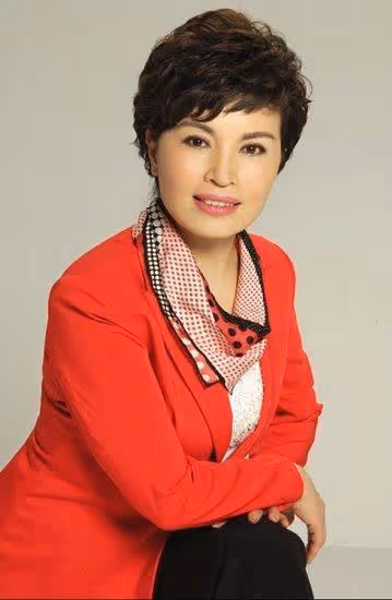 央視主播李瑞英:兒子受傷我含淚堅守崗位,風光背後是淚水和心酸