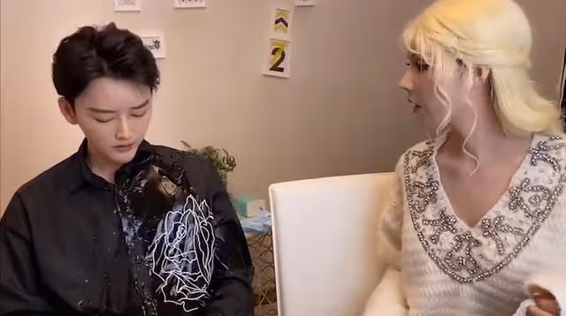 「真人芭比」網紅迪麗拉,公開否認整容,結果吃飯卻不敢張嘴?