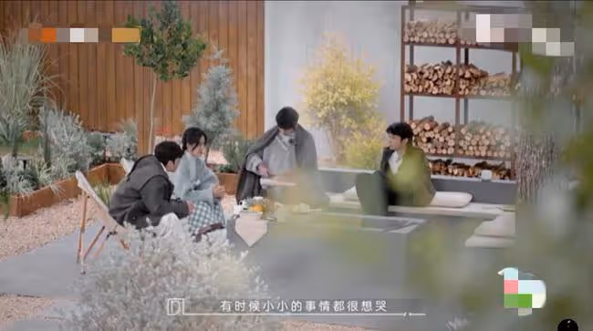 謝娜自曝曾陷抑鬱!生下二胎後為小事就想哭,何炅心疼到紅了眼眶