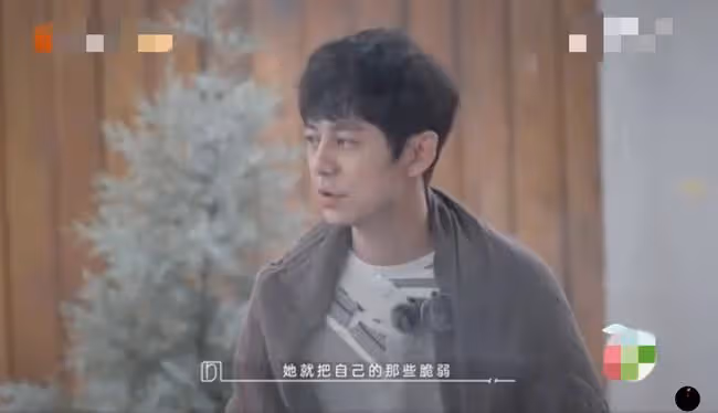 謝娜自曝曾陷抑鬱!生下二胎後為小事就想哭,何炅心疼到紅了眼眶