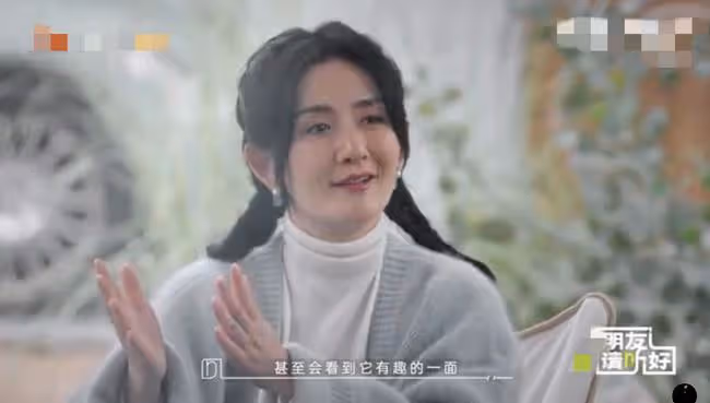 謝娜自曝曾陷抑鬱!生下二胎後為小事就想哭,何炅心疼到紅了眼眶