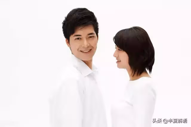 丈夫月薪5000給婆家7000,妻子給父母1萬,丈夫:你父母有退休金