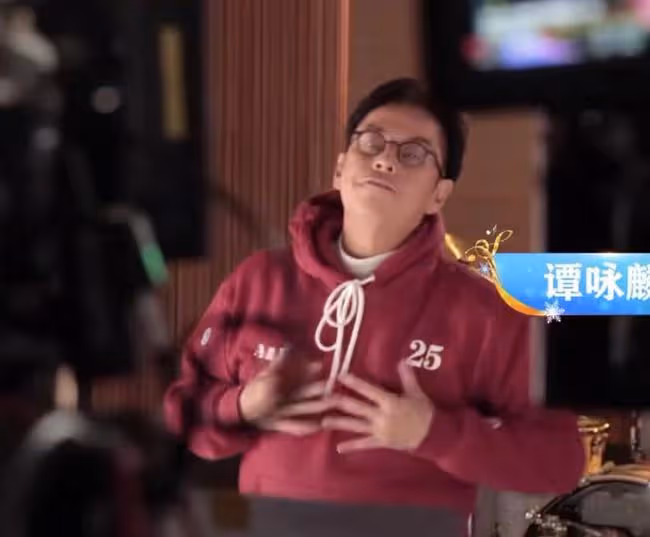 韋唯隱退8年復出！與張學友等巨星為冬奧獻唱，身材纖細狀態佳