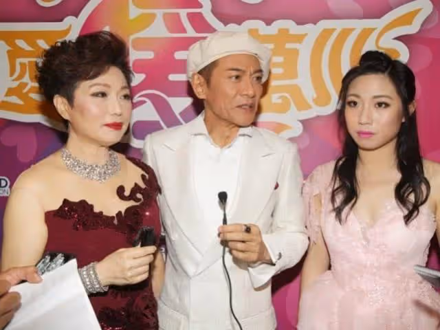 59歲江華攜一家四口出行!兒子高顏值像爸爸,女兒似媽媽曾盼出道