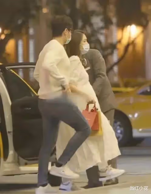 恭喜!合約情侶成婚,停工一年懷孕了!