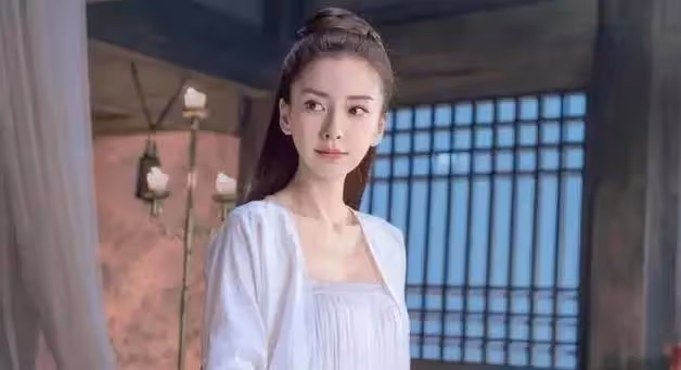 《與君初相識》夠火了,任嘉倫又推出一部情感劇,女主讓人心動