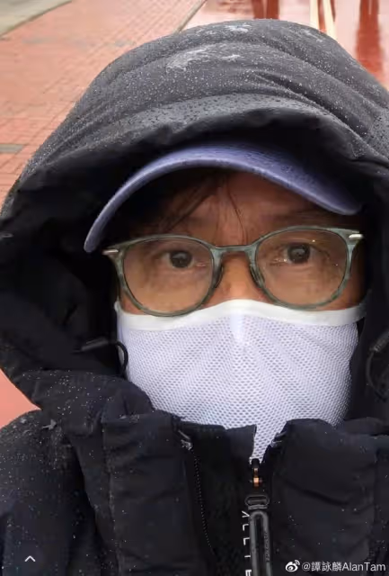 少男心爆發！71歲譚詠麟狂曬多角度自拍，心情大好擺各種搞怪表情